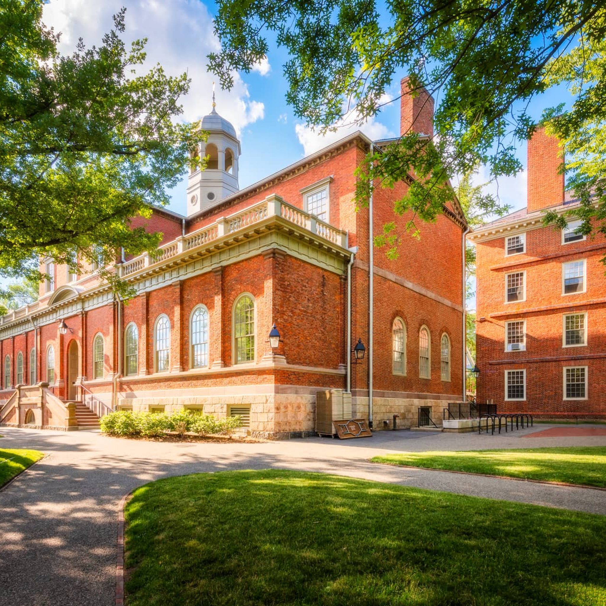 Harvard-University-Campus-1.jpg